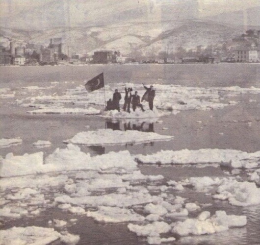 Buz Tutan İstanbul Boğazını İlk Kez Göreceksiniz!