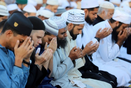 İslam Dünyasında Dindarlık Azalıyor Çünkü...