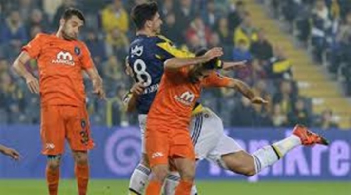 Fenerbahçe Başakşehir'le Rahat Bir Nefes Aldı: 4-1