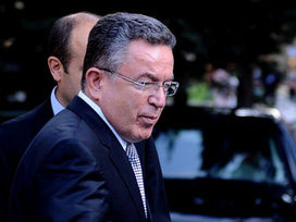 Sürpriz görüşme: Özcan Başbakanlık'ta