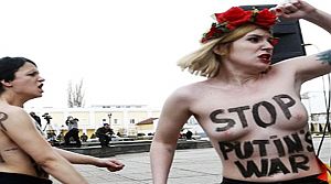 FEMEN BU KEZ KIRIM İÇİN MEYDANDA!