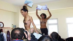 FEMEN'DEN SEÇİM OFİSİ BASKINI...